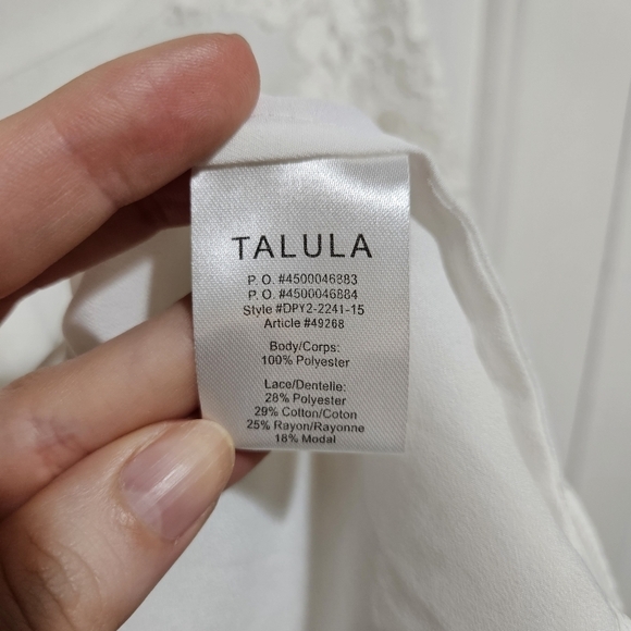 Aritzia Talula White Cami Tank with Lace Detailing Size Medium - Picture 4 of 7